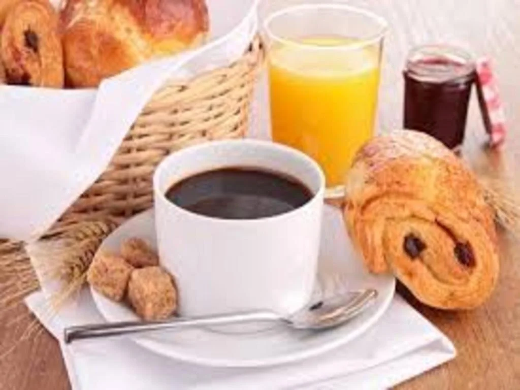PETIT DÉJEUNER